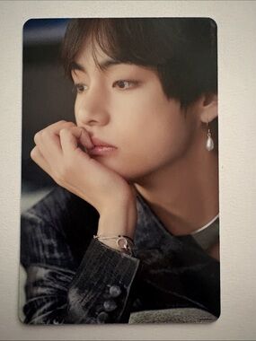 Taehyung Photocard - OFFICAL BTS PHOTOCARD